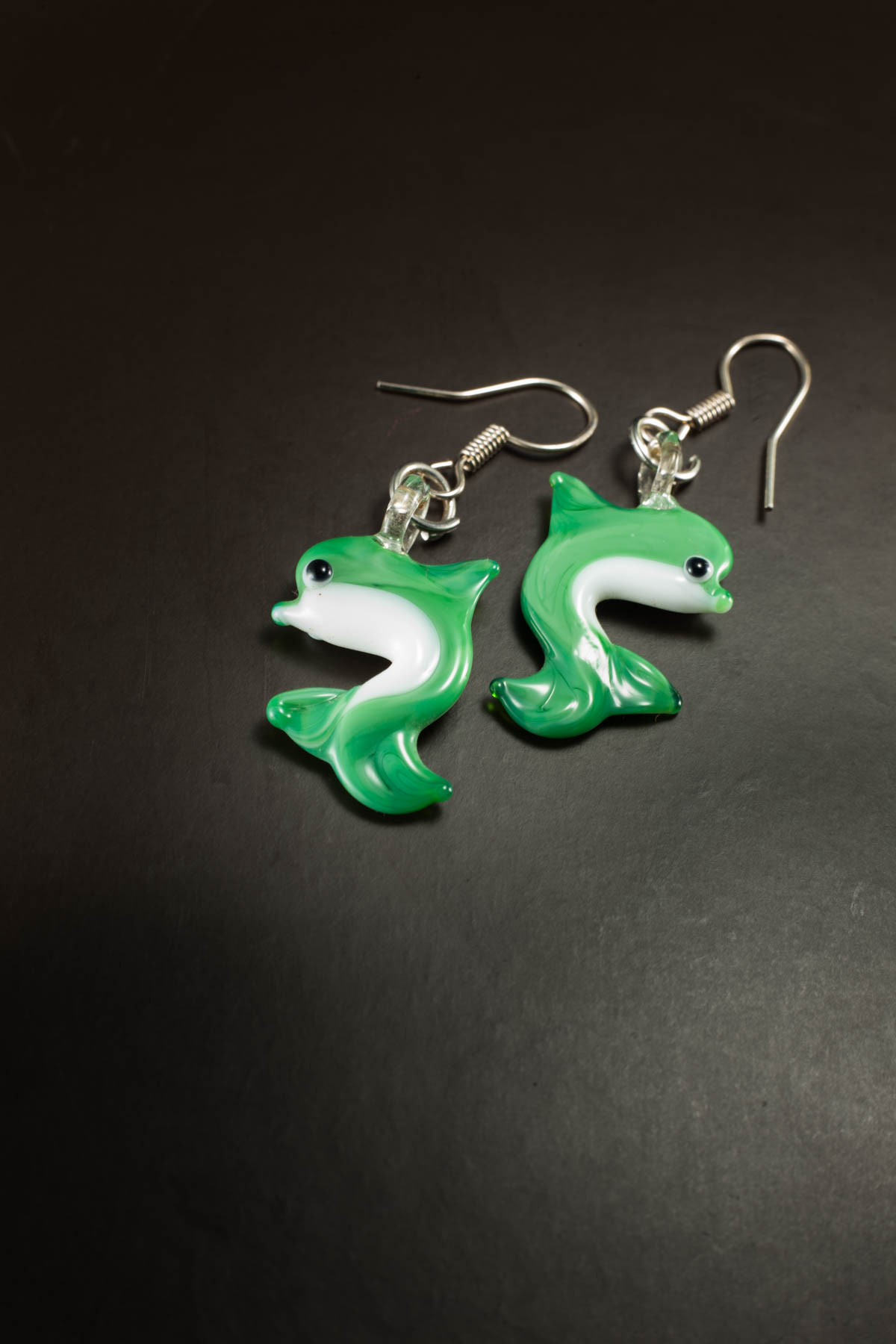 Naušnice Delfini zelena pastel